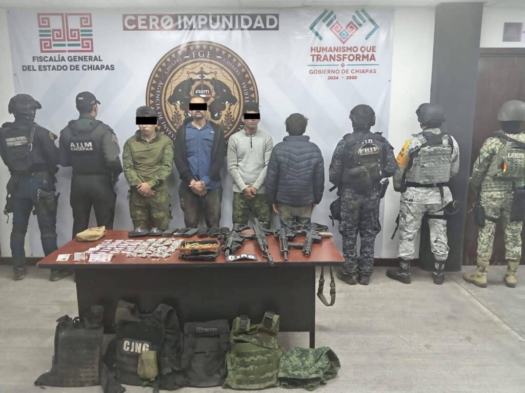 15 detenidos 4 menores de edad que estan de espaldas 1