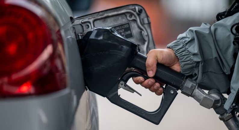 Irán en guerra: viene golpe a gasolina, alimentos y tu maquillaje