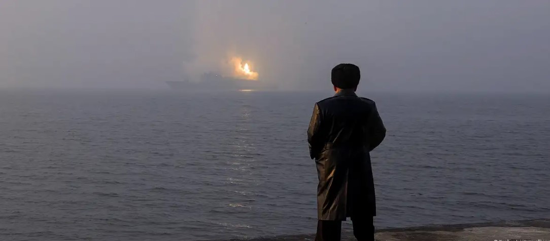 Kim dice que está equipando a su marina con armas nucleares
