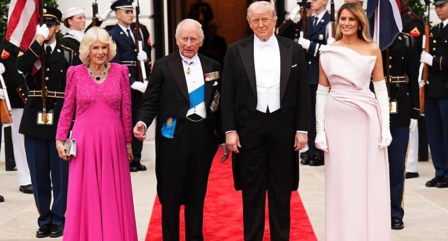 El rey Carlos III responde a Trump y provoca la carcajada del público: "Usted hablaría francés"