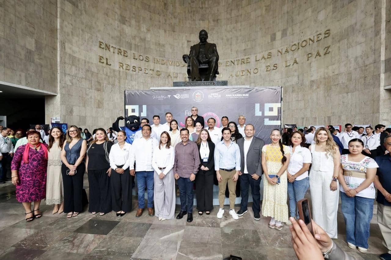 Impulsan a estudiantes en la Feria de la Juventud Chiapaneca 2026, en el Marco del Día Mundial de la Creatividad y la Innovación