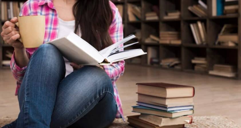En el Día Mundial del Libro, dicen que leen poco por falta de tiempo