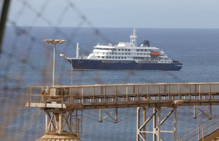 1.700 confinados en crucero en Francia tras una muerte