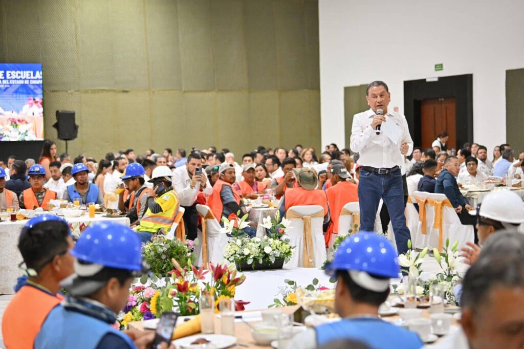 ERA DIA DEL CONSTRUCTOR DE ESCUELAS 1