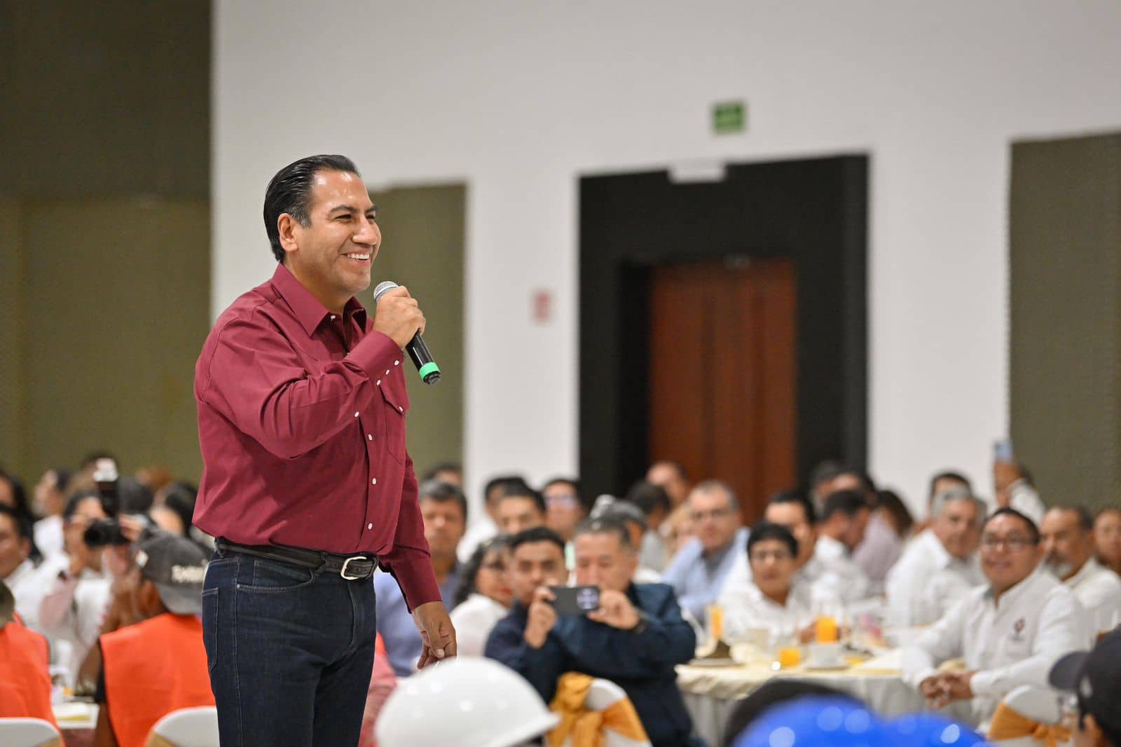 Eduardo Ramírez reconoce labor de quienes construyen escuelas en Chiapas