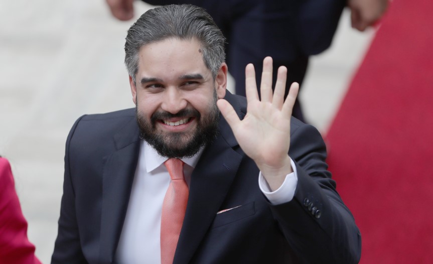 Maduro se dedica a leer la Biblia, dice su hijo Nicolasito; "pensó que moriría" el 3 de enero, afirma