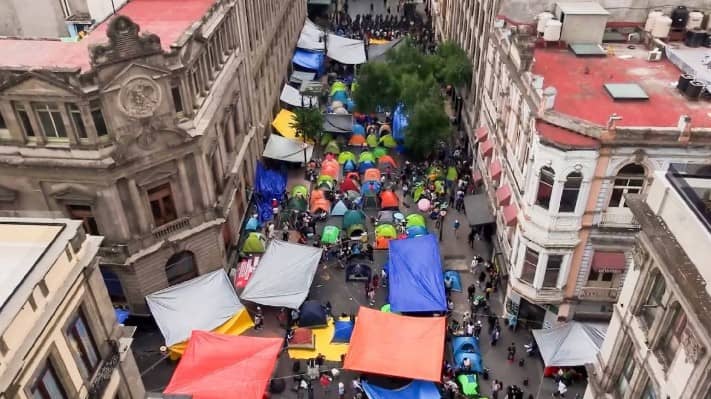 Muere maestro en plantón de la CNTE, ubicado a unas calles del Zócalo