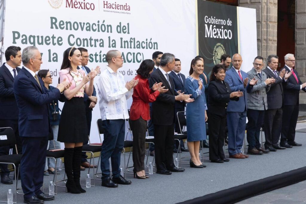 Presidenta Claudia Sheinbaum empresas proveedoras y tiendas de autoservicio firman renovacion del PACIC00002 1