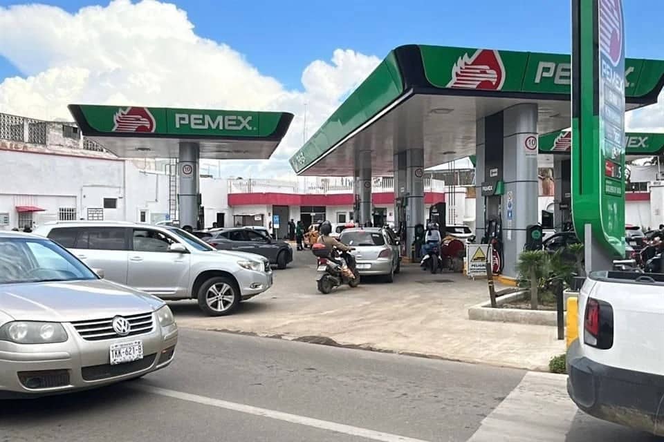 CNTE provoca desabasto de combustible en Oaxaca; inician compras de pánico en gasolineras