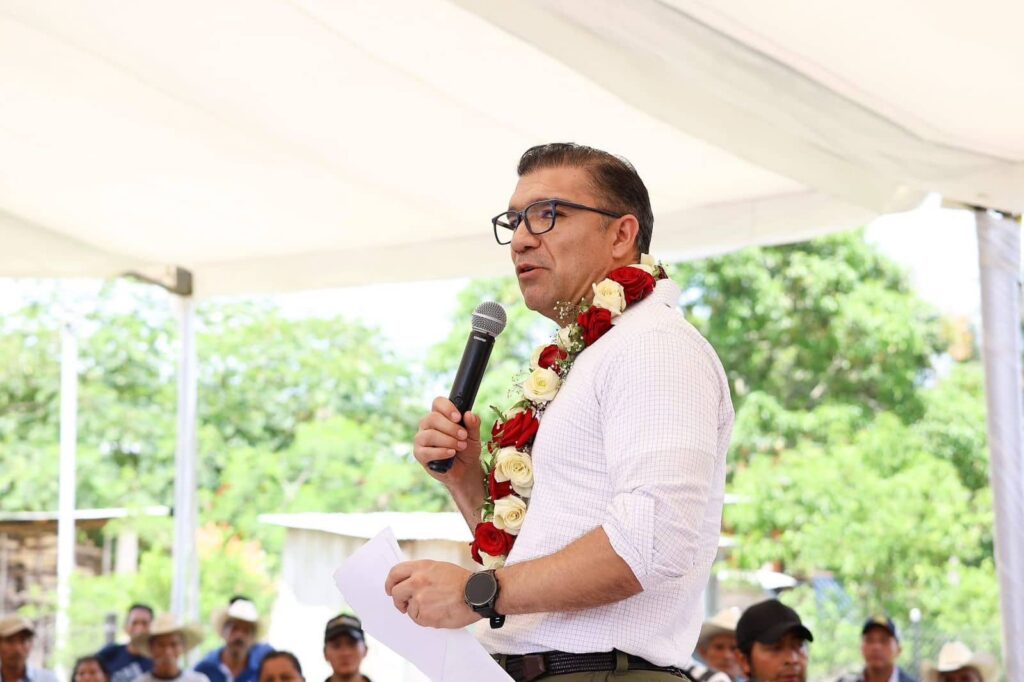 Eduardo Ramírez lleva infraestructura médica y vial a comunidades de Las Margaritas y Maravilla Tenejapa 2 ERA INFRAESTRUCTURA MEDICA2 1