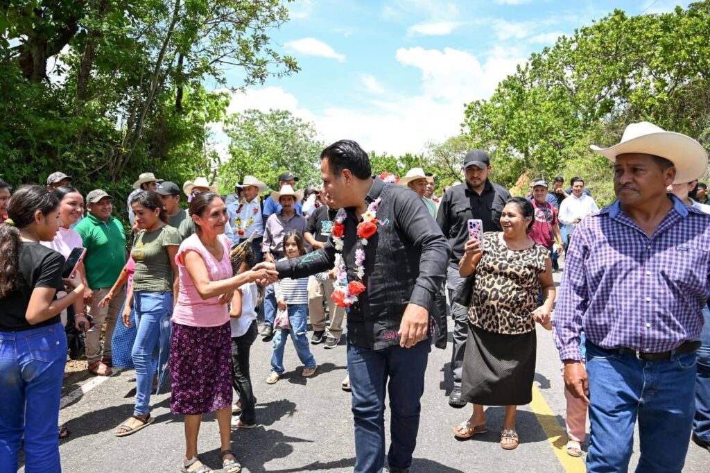 Eduardo Ramírez entrega apoyos al campo y pone en marcha obras prioritarias en la Frailesca 5 ERA REGION FRAILESCA3 1
