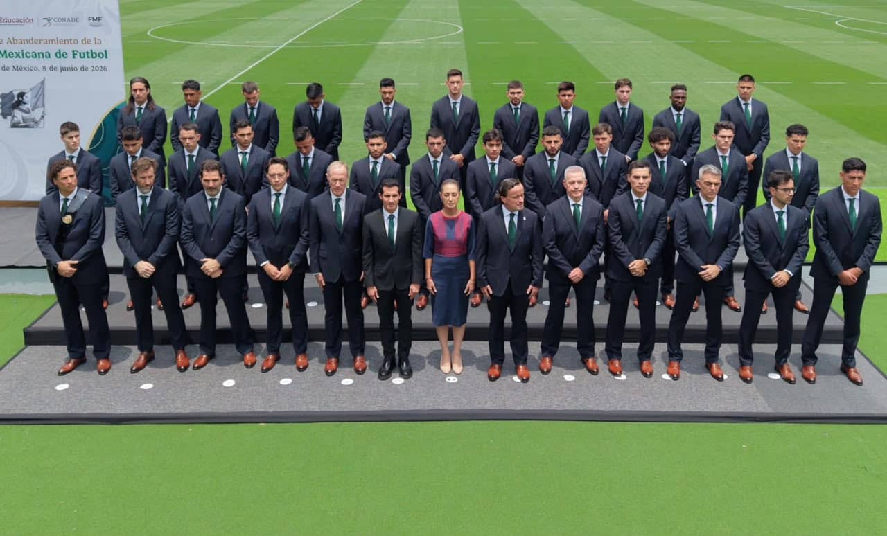 Presidenta Claudia Sheinbaum abandera a la Selección Nacional de México que participará en la Copa Mundial de la FIFA 2026