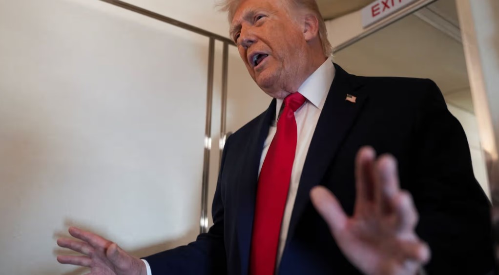 Trump urge a Irán e Israel a detener ataques y afirma que buscan alto al fuego inmediato