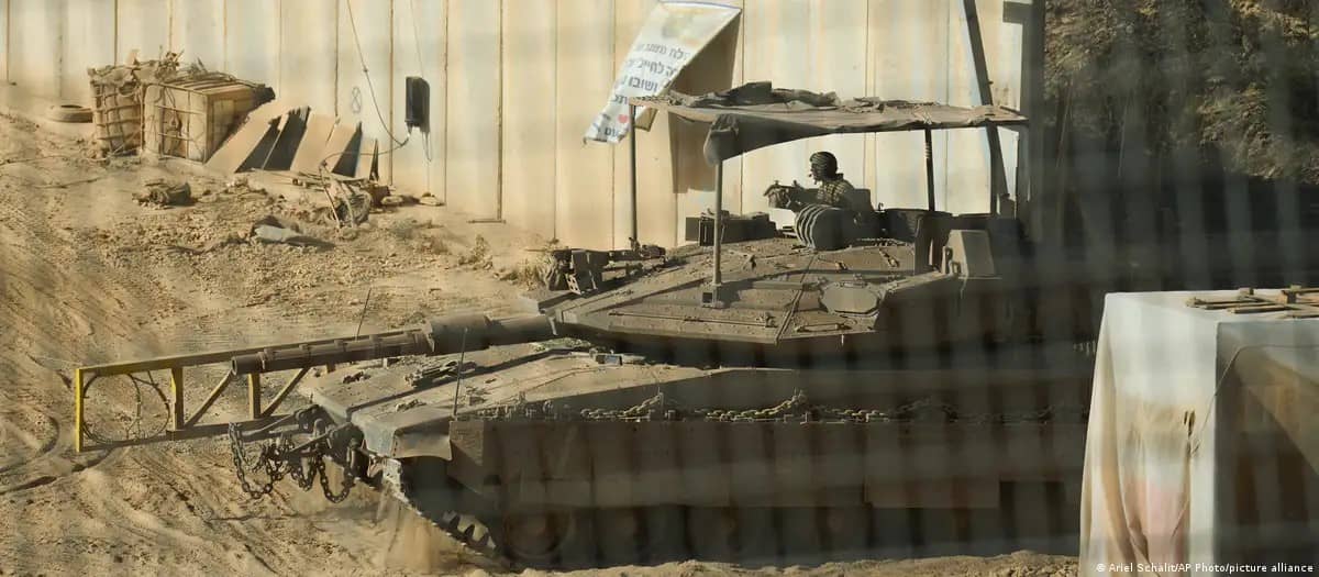 Israel y Hezbolá acuerdan un alto el fuego en Líbano; pacto entre EU e Irán, en vilo