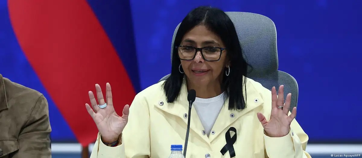 Delcy Rodríguez rechaza críticas y anuncia fondo del FMI