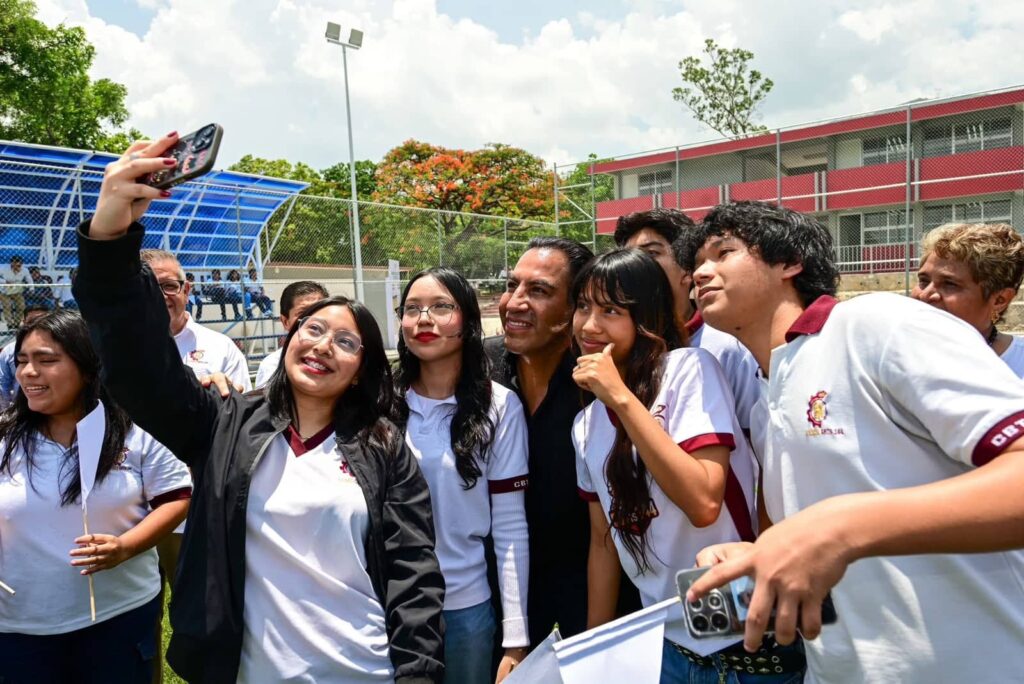 Eduardo Ramírez reconoce labor de combatientes forestales de Chiapas y reafirma el respaldo de su gobierno 9 ERA ESCUELA Y COM7ATIENTES INCENDIOS 1