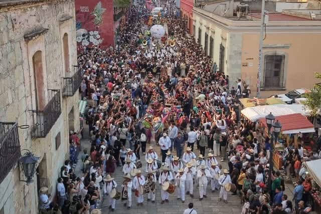 Eduardo Ramírez y Salomón Jara celebran la hermandad de Chiapas y Oaxaca en La Guelaguetza 2 ERA GUELAGUETZA CASA CHIAPAS EN OAXACA5 1