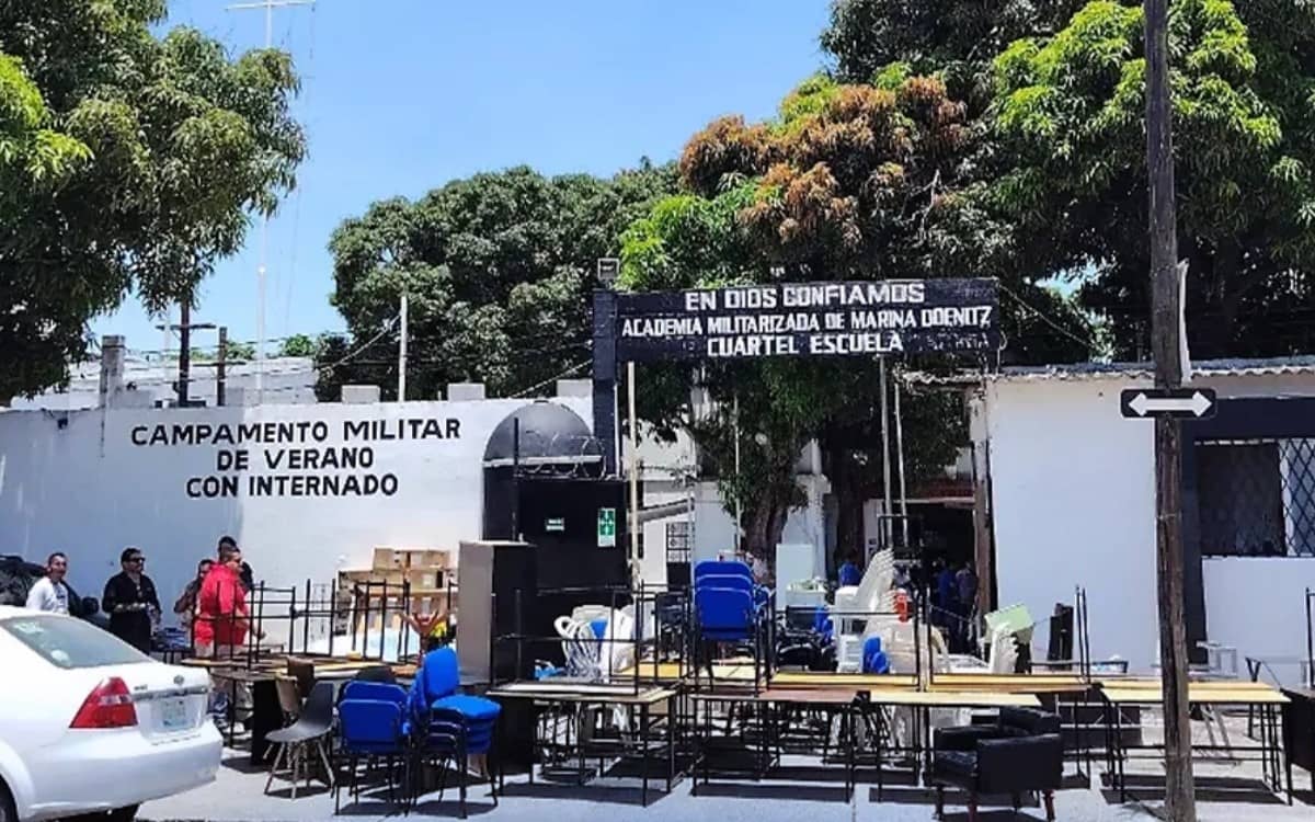 SEP ordena el cierre de todas las escuelas militarizadas en el país