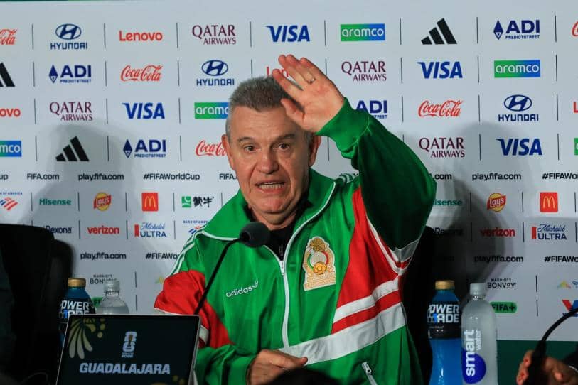 ¿Cuánto cuesta el whisky que toma el Vasco Aguirre para celebrar los triunfos de México en el Mundial?
