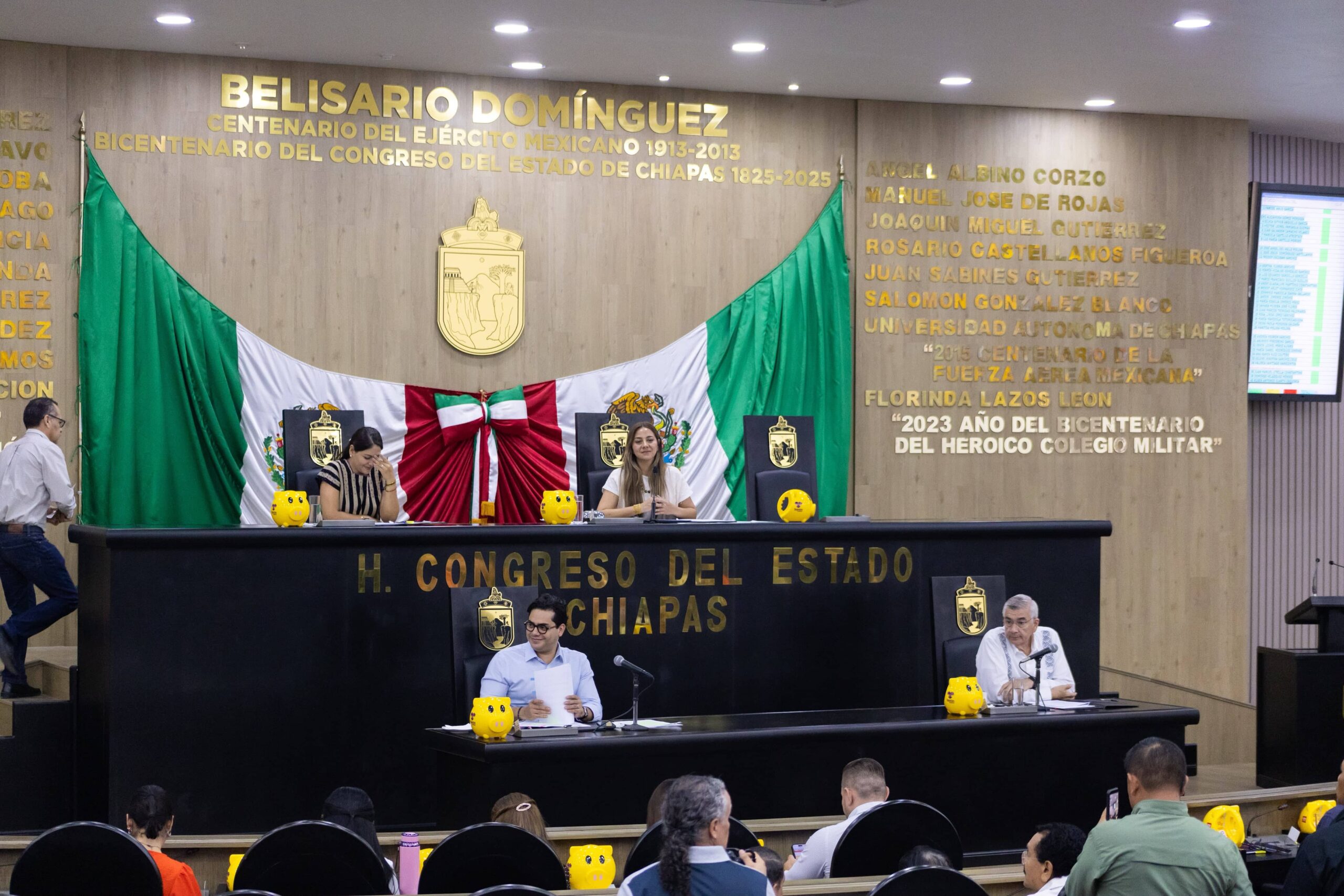 Congreso aprueba imponer medalla “Miguel Álvarez Del Toro” al biólogo Carlos Alberto Guichard Romero