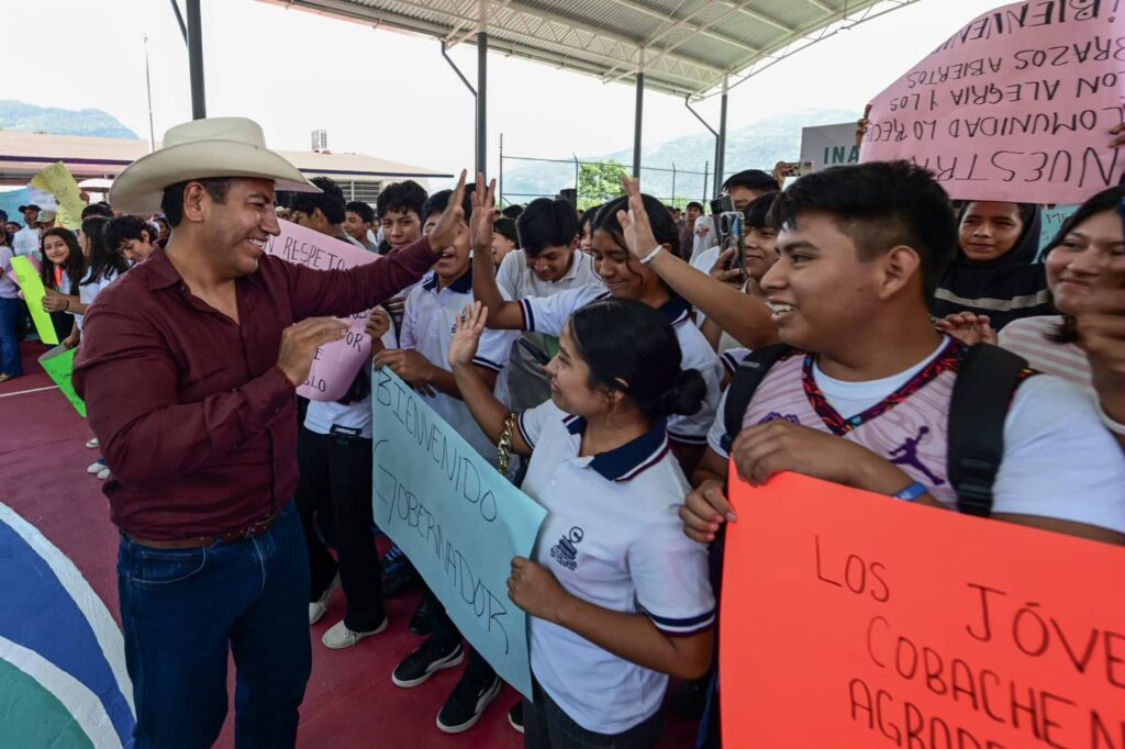 Eduardo Ramírez lleva obras de infraestructura y apoyos productivos a Ixtacomitán, Ixhuatán y Tapalapa 6 ERA INFRAESTRUCTURA1 1