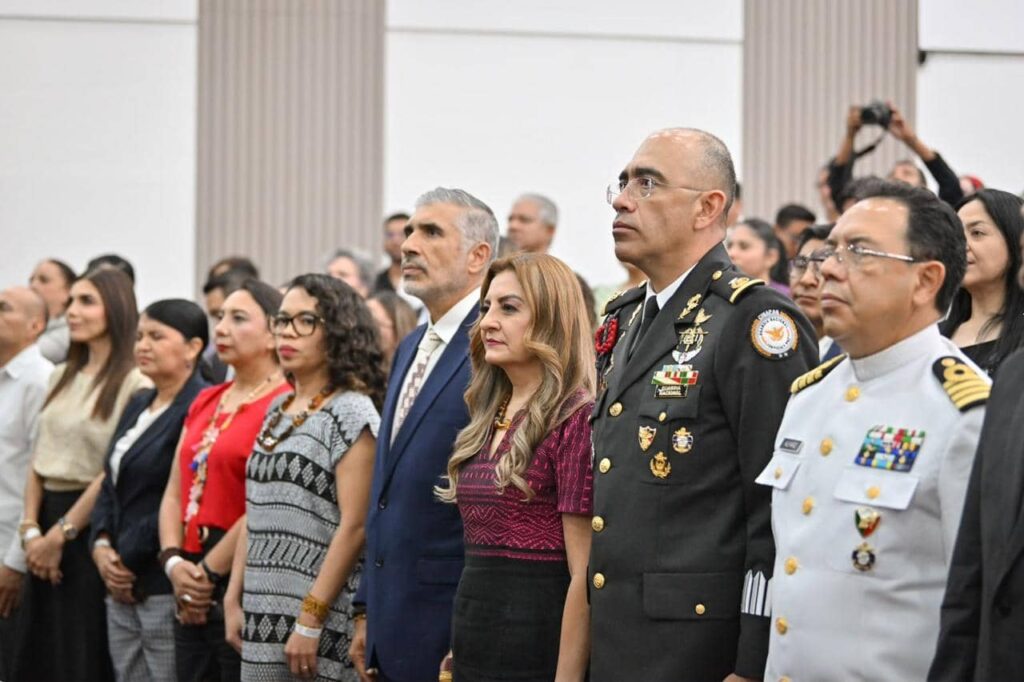 Gobernador Eduardo Ramírez Aguilar impone medalla “Rosario Castellanos” a Malú Mícher 5 ERA MEDALLA ROSARIO CASTELLANOS A MALU MICHER4 1