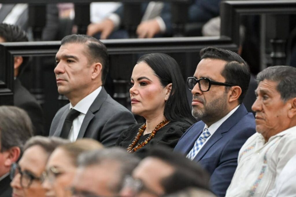 Gobernador Eduardo Ramírez Aguilar impone medalla “Rosario Castellanos” a Malú Mícher 7 ERA MEDALLA ROSARIO CASTELLANOS A MALU MICHER8 1