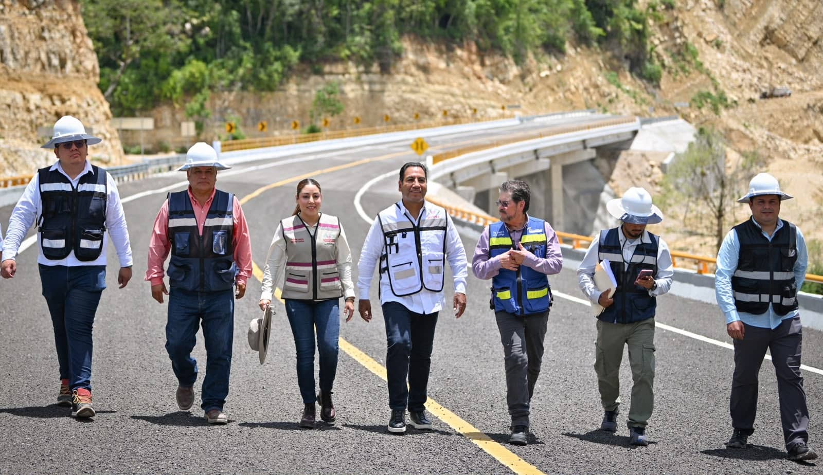 Eduardo Ramírez supervisa la construcción de la carretera Palenque-Ocosingo e impulsa acciones contra el dengue