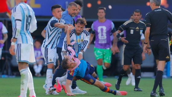 Las durísimas sanciones de la FIFA a los jugadores de Argentina por los incidentes en la final del Mundial