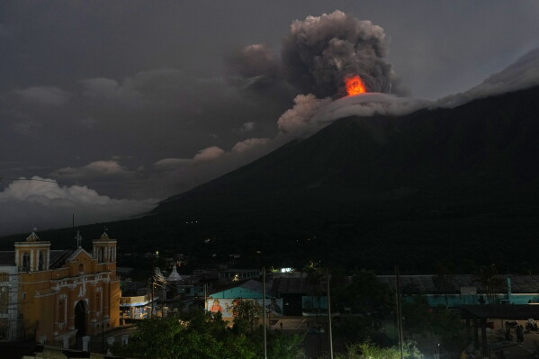 Finaliza la erupción del volcán de Fuego en Guatemala, que forzó a una evacuación masiva
