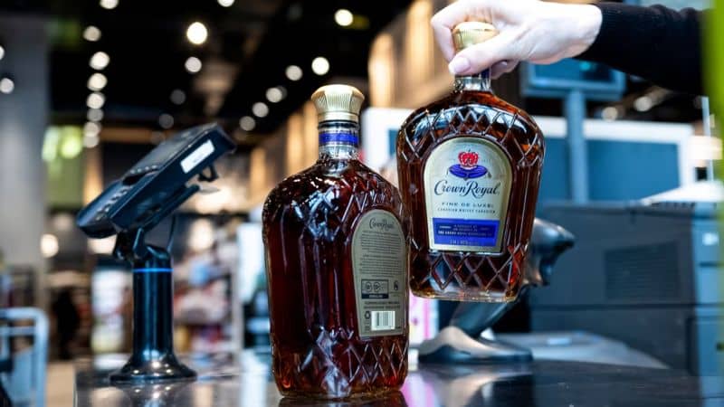 Trump acaba de prohibir las bebidas alcohólicas canadienses, pero hay un detalle importante
