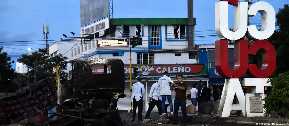 Un muerto y heridos en atentado con coche bomba en Colombia