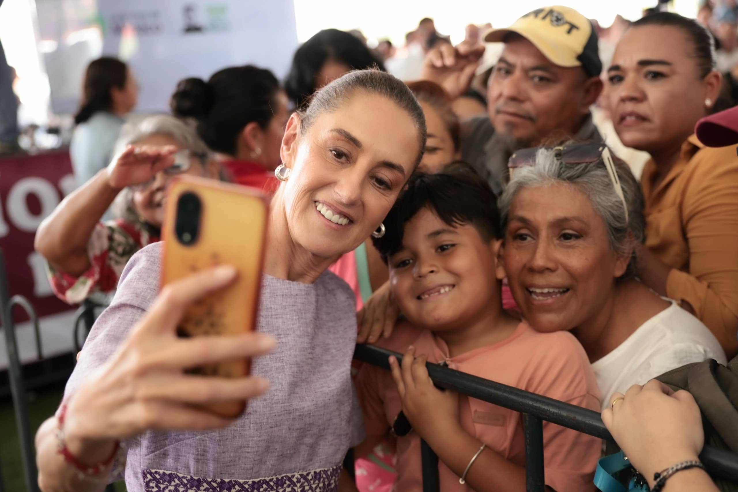 “No me gritaron a mí”: Sheinbaum responde a la polémica por abucheos en Colima