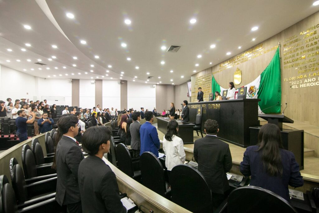 Realizan en Congreso “Parlamento Universitario en Ciencias Políticas de la UNICACH” 2 CONGRESO CHIAPAS MARCELA3 1