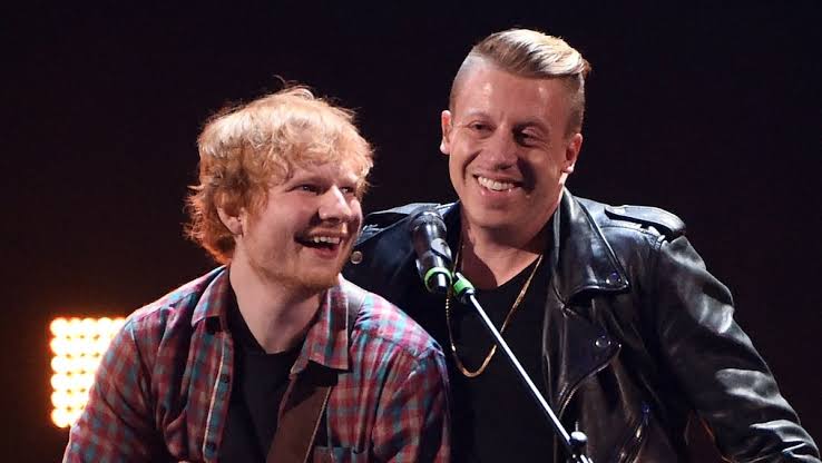 Aumentan las críticas contra Ed Sheeran mientras más famosos condenan la exclusión de Mackelmore de la gira
