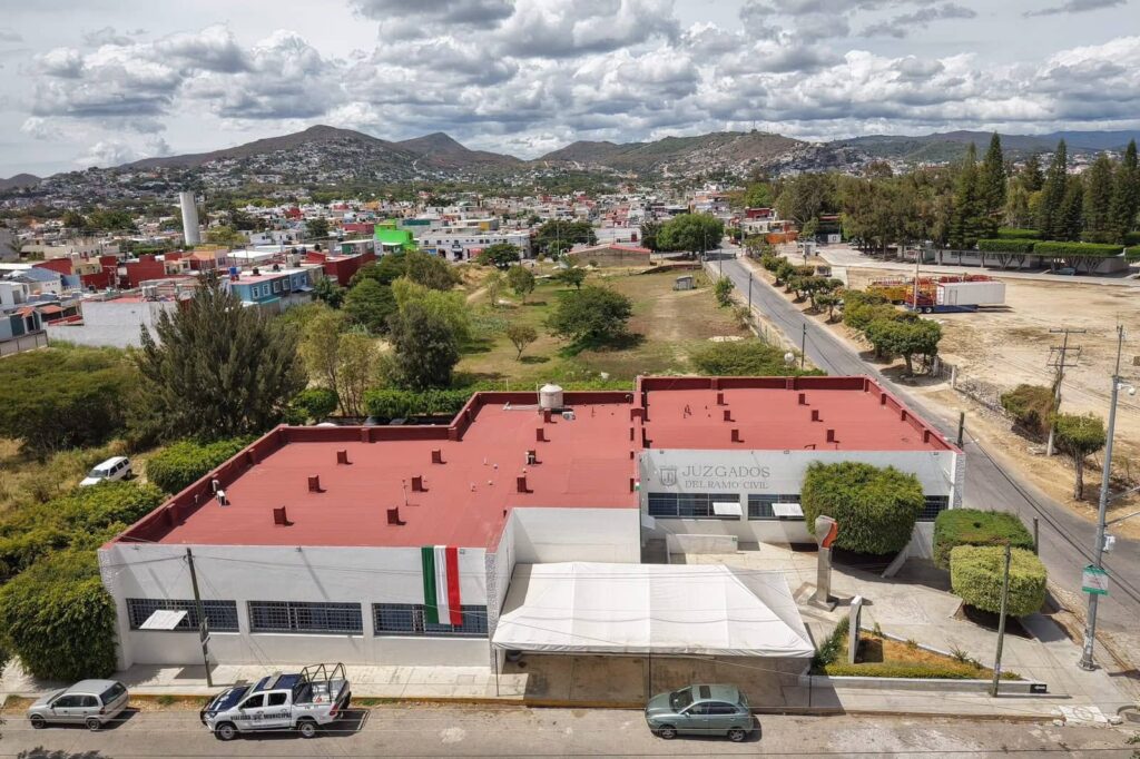 Eduardo Ramírez Aguilar y Juan Carlos Moreno Guillén fortalecen infraestructura para una justicia más cercana y humanista en Chiapas 3 ERA SALA SEPIA PODER JUDICIAL COMITAN1 1