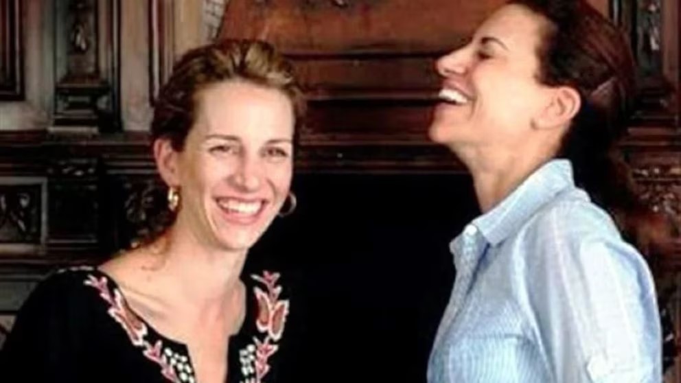 FGR va por hermana de Karime Macías, exesposa de Javier Duarte; juez ordena su aprehensión