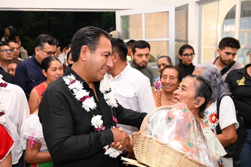 Con inversión histórica, Eduardo Ramírez fortalece el bienestar de las familias de Osumacinta 5 FOTO TERCERA ERA OSUMACINTA ADULTO MAYOR 1