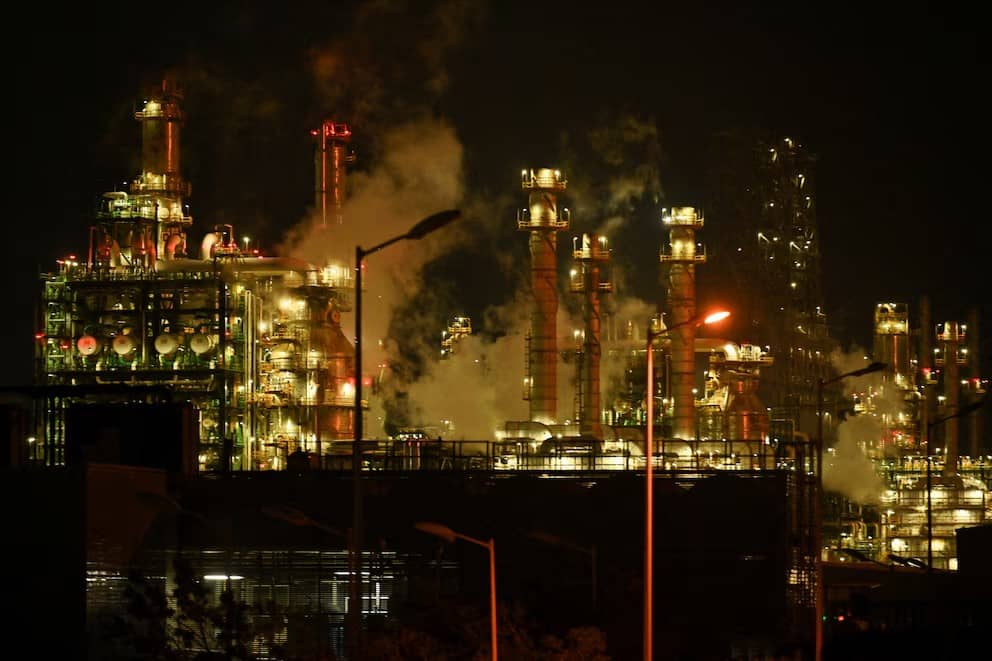 Sheinbaum estalló contra funcionarios de Pemex por caída en producción, según Reuters