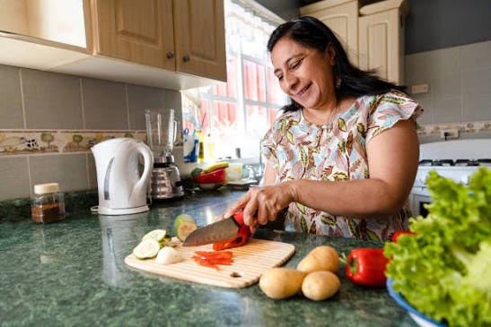 Falta de dinero obliga a 7.2 millones de hogares mexicanos a restringir su alimentación: Inegi