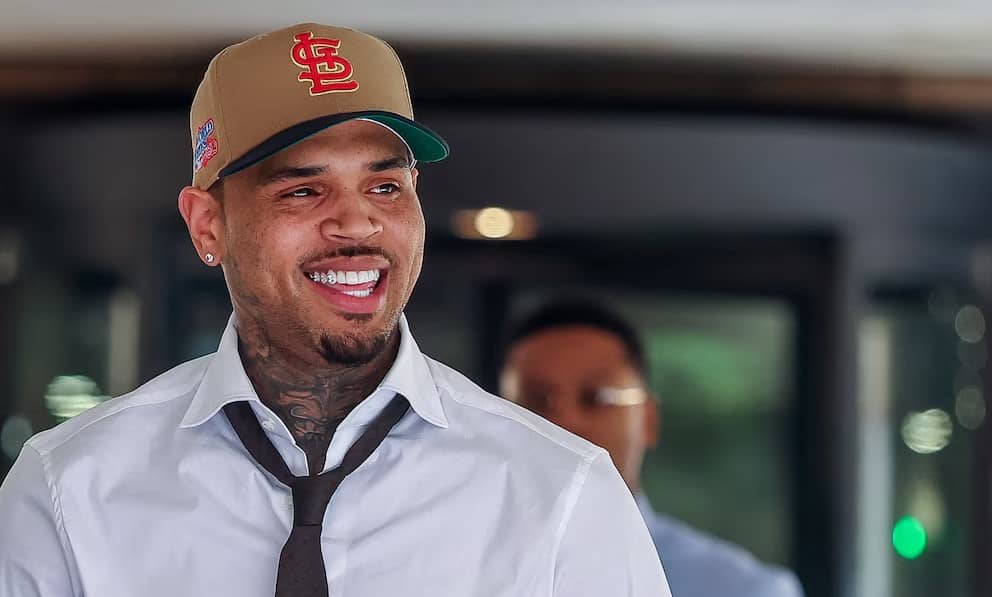 Chris Brown recibe condena de ocho meses suspendida por ataque en Londres