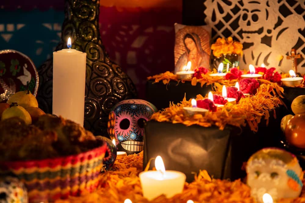 Día de Muertos 2026: ¿Qué almas llegan el 28 de octubre y qué se les pone en la ofrenda?