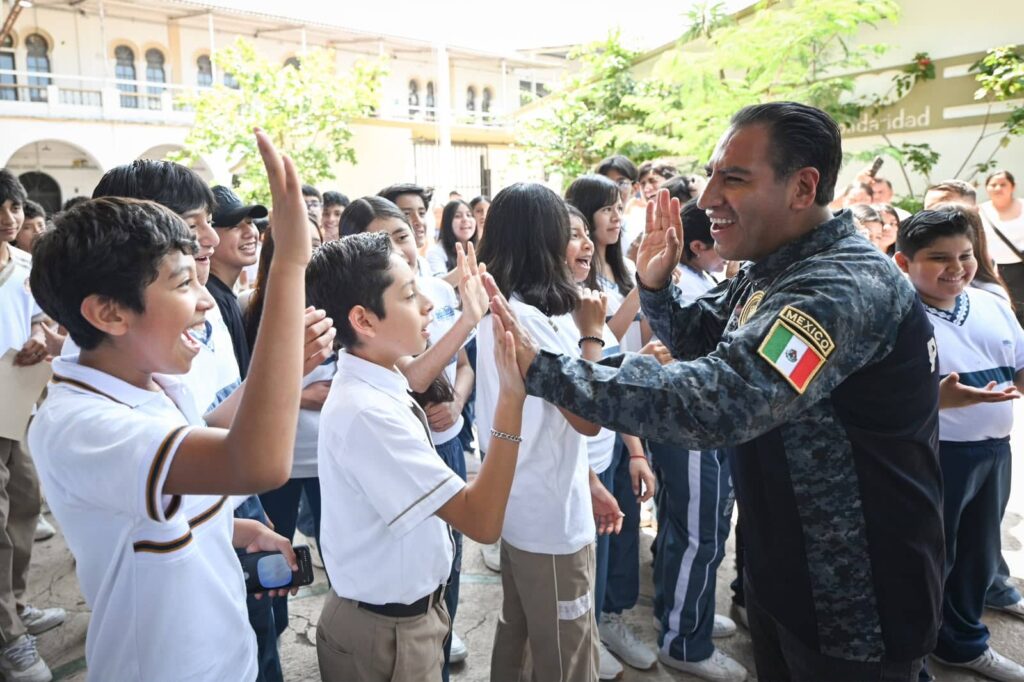 Eduardo Ramírez entrega apoyos de Bicis que Transforman a estudiantes de Tuxtla Gutiérrez 2 ERA BICIS QUE TRANSFORMAN 1