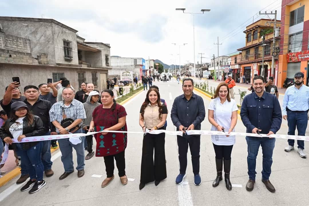 Eduardo Ramírez fortalece la infraestructura de San Cristóbal de Las Casas y entrega escrituras públicas