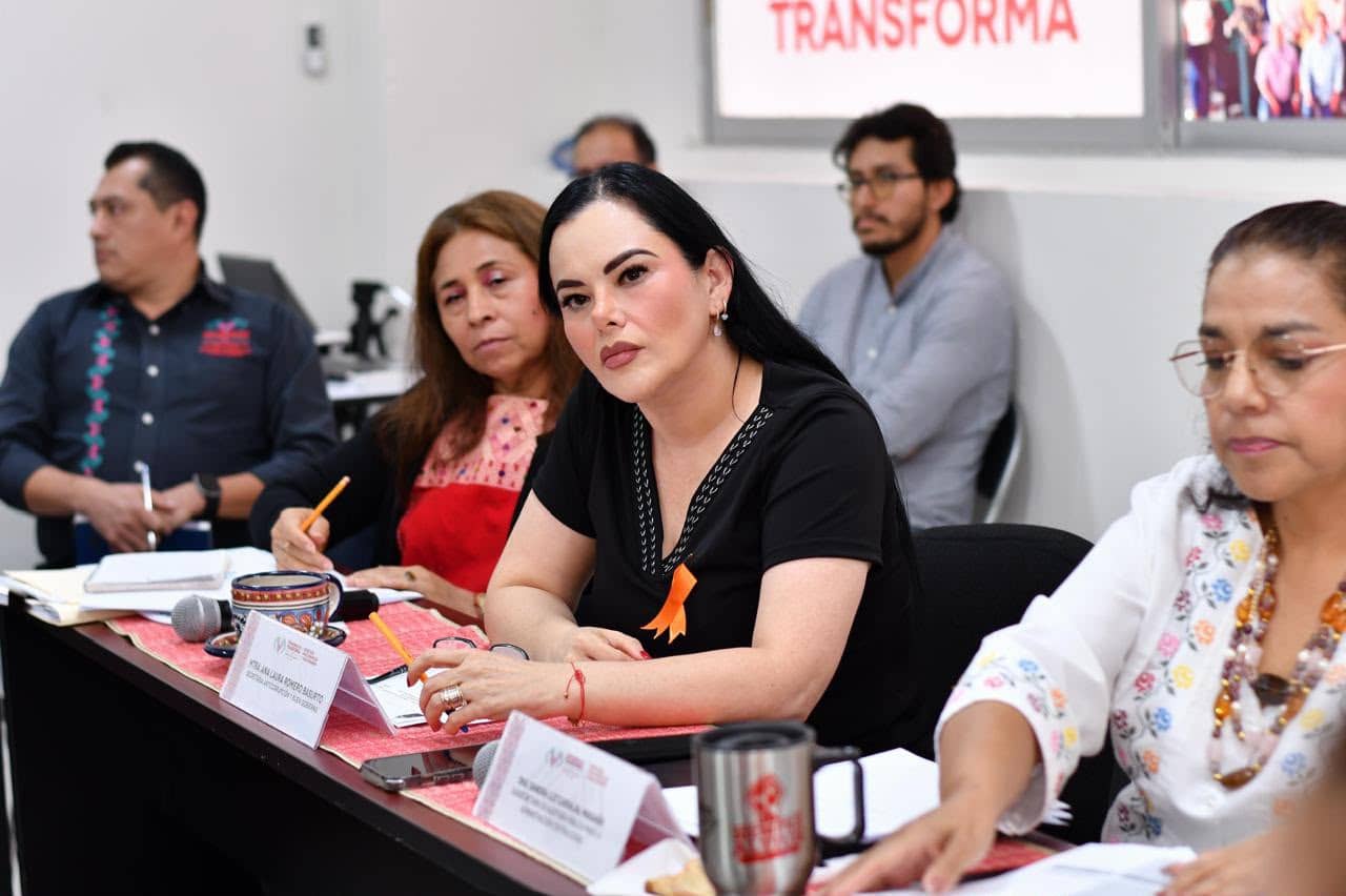 Ana Laura Romero Basurto encabeza reunión de trabajo para dar seguimiento a los avances de las contralorías de la Administración Pública Centralizada