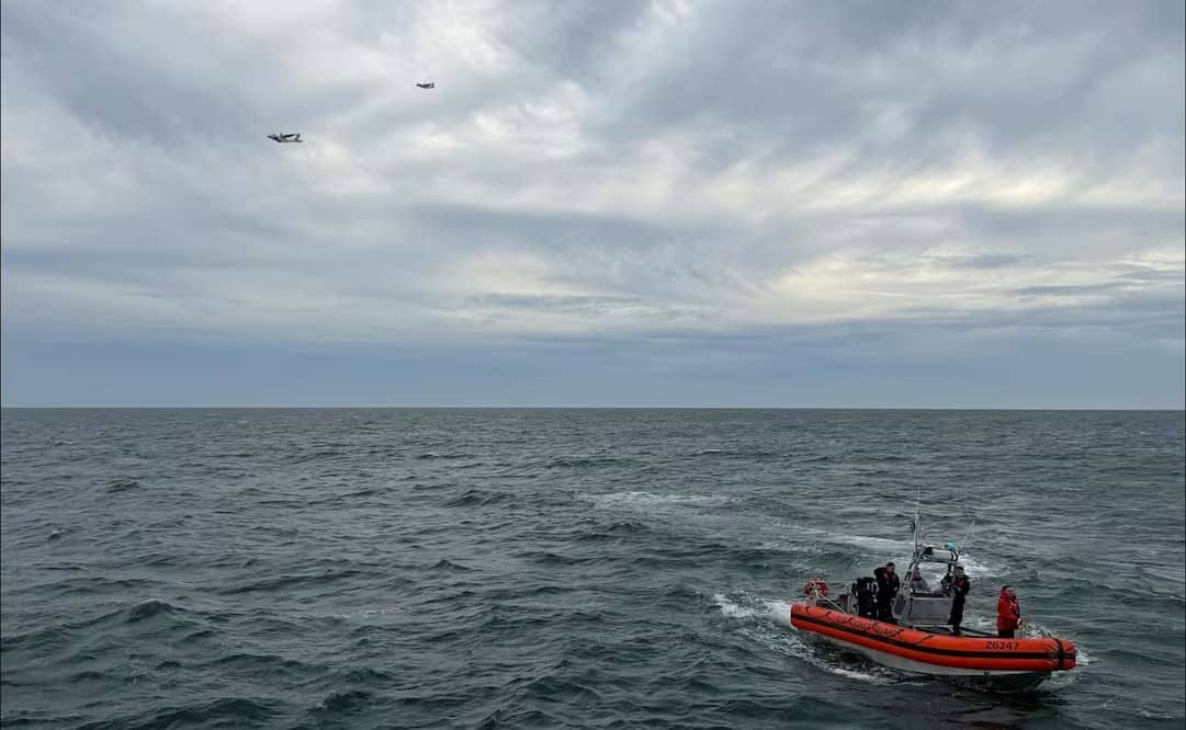 Rescatan a 16 personas frente a Baja California; 11 personas siguen desaparecidas