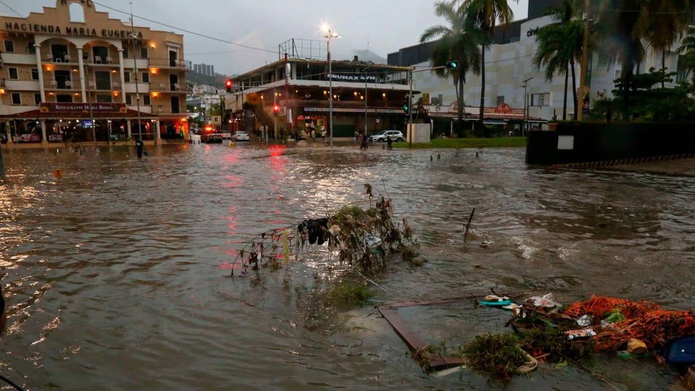 Saldo blanco en Guerrero por huracán Simon: Alerta en Acapulco por lluvias fuertes
