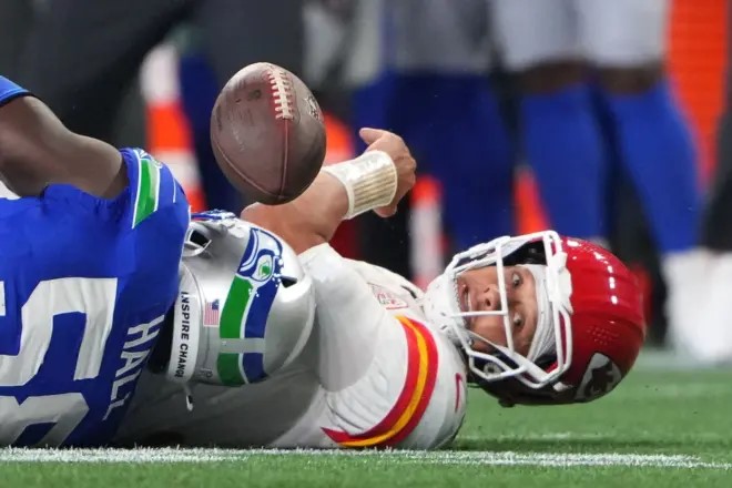 Patrick Mahomes no puede hacer nada y los Chiefs pierden su récord invicto